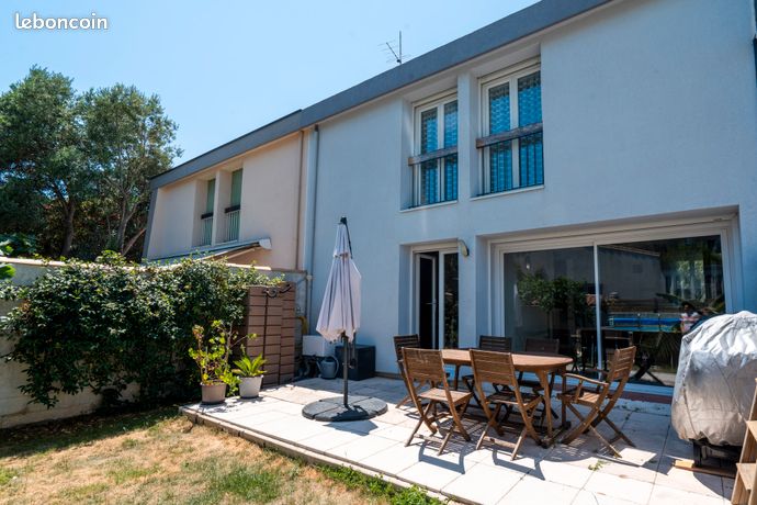 Maison lumineuse avec jardin arboré - 5 pièces - 4 chambres — 1