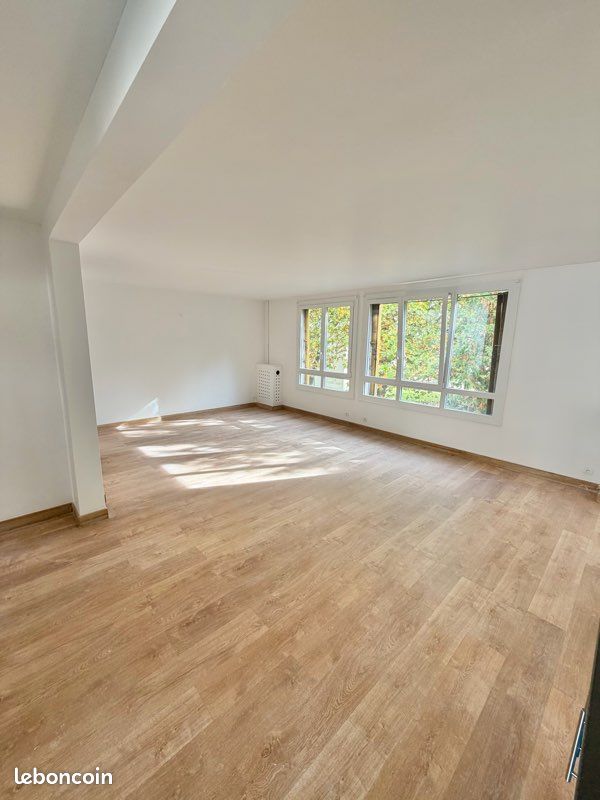 Appartement 3 pièce(s) 75 m²à louer Clamart