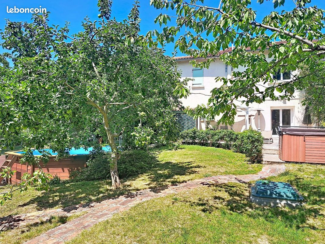 Maison 6 pièces 178 m² · à L'Isle-Jourdain · 178 m² · 296 000 €