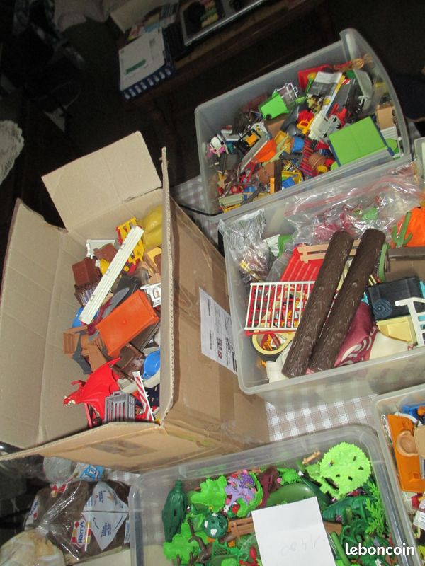 Gros lot playmobil tout themes vrac entre 75 et 80 Kg (image 9)