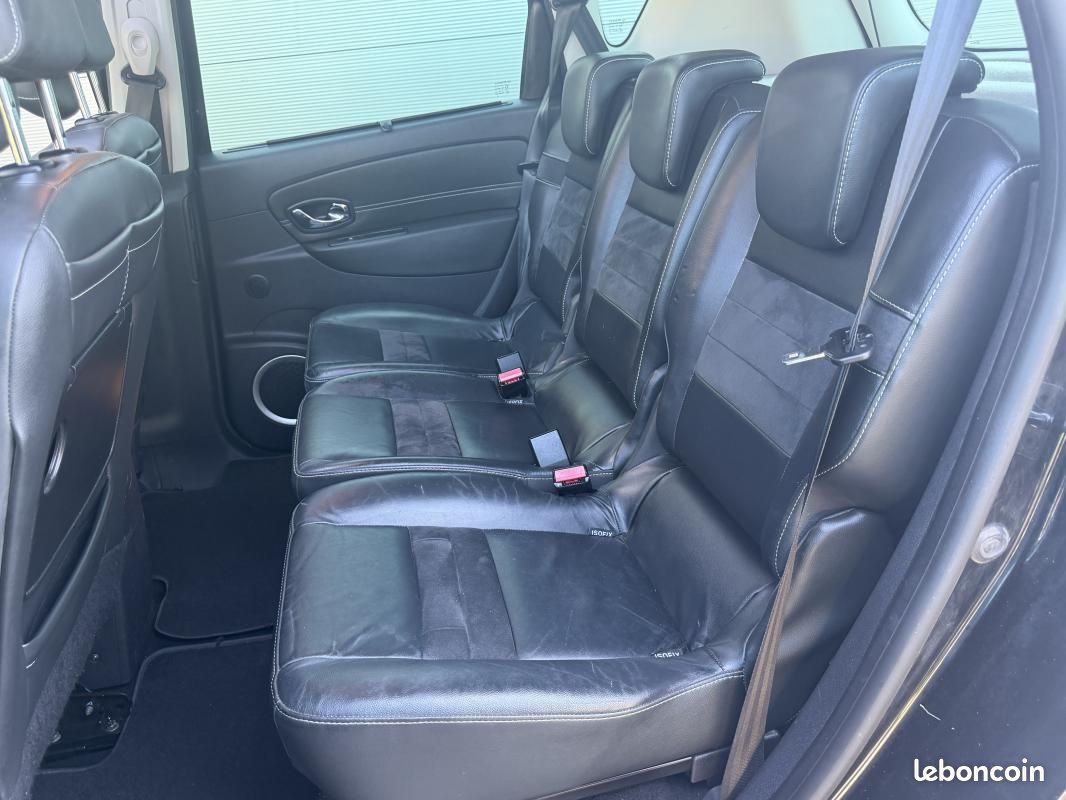Renault Scénic 1.5 DCI 110 CH BVA6 BOSE EDITION / TOIT OUVRANT COURROIE DISTRIBUTION FAITE POUR L... (image 17)