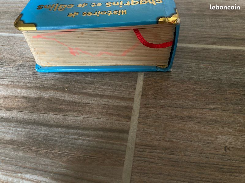 Idée cadeau,2 gros livres de contes en pages cartonnées, plusieurs histoires (image 3)