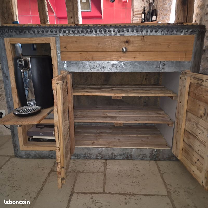 Bar, style industriel (image 1)