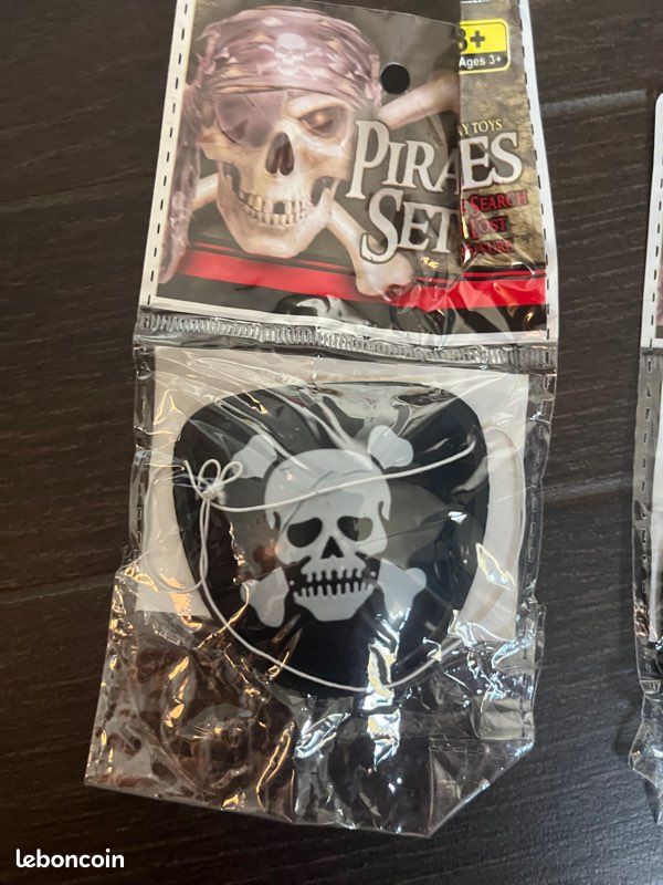 Lot de 2 caches œil de pirate neufs et emballés (image 2)