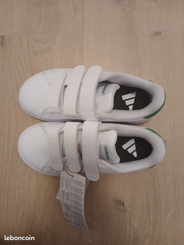 Basket ADIDAS ENFANT NEUVE TAILLE 30 (image 3)