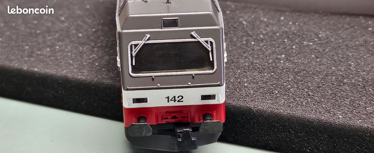 Hag 266 - locomotive re 4/4 vhb "menzau" - HO (image 5)