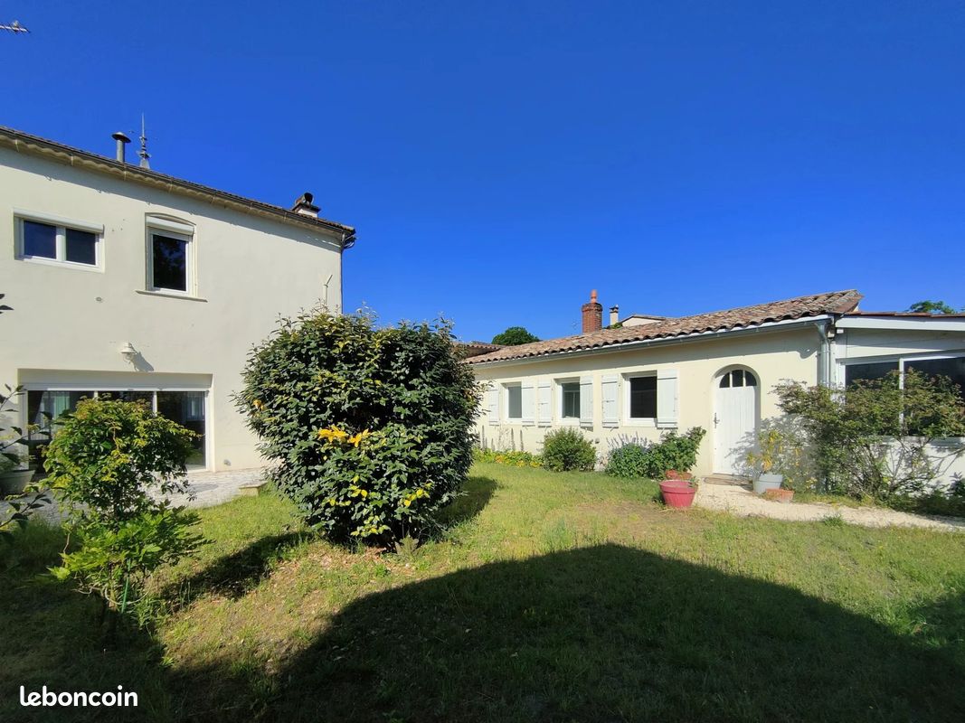 Maison 4 pièces 156 m² · à Saint-Selve · 156 m² · 392 000 €