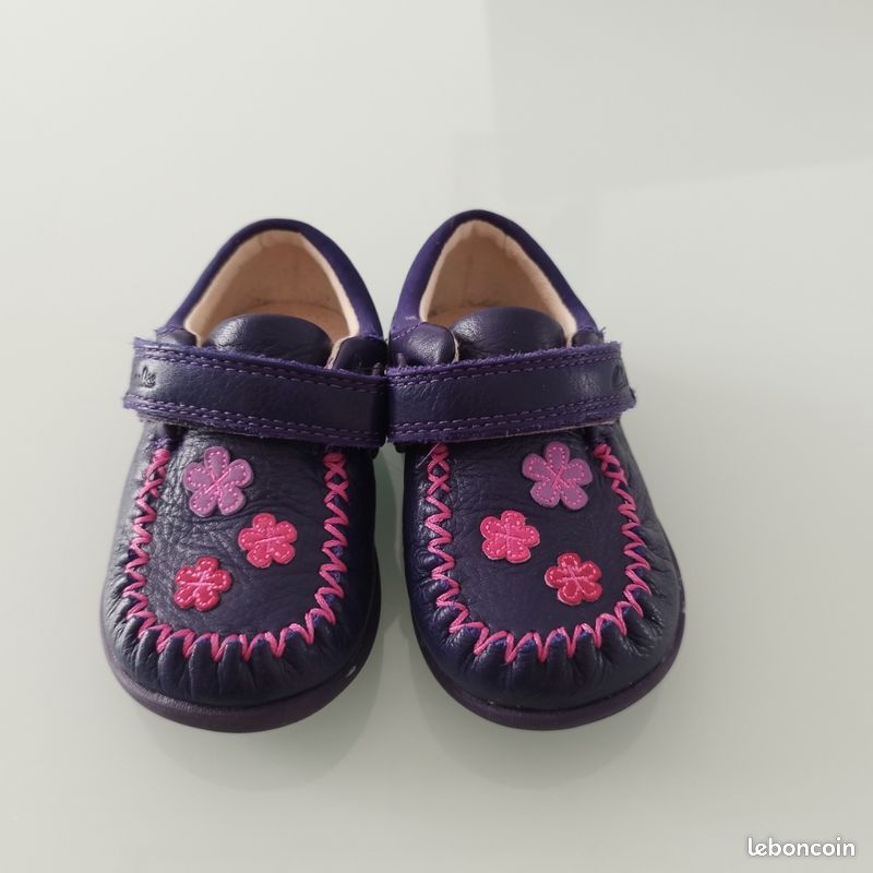 Chaussures Clarks Bébé Fille Taille UK 9 F Avec Lumières - Occasion Très Bon état