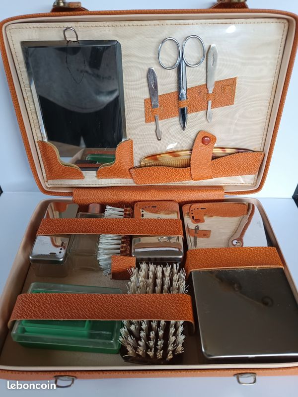 Trousse De Toilette Vintage - Mallette De Voyage Ancienne - Occasion Bon État