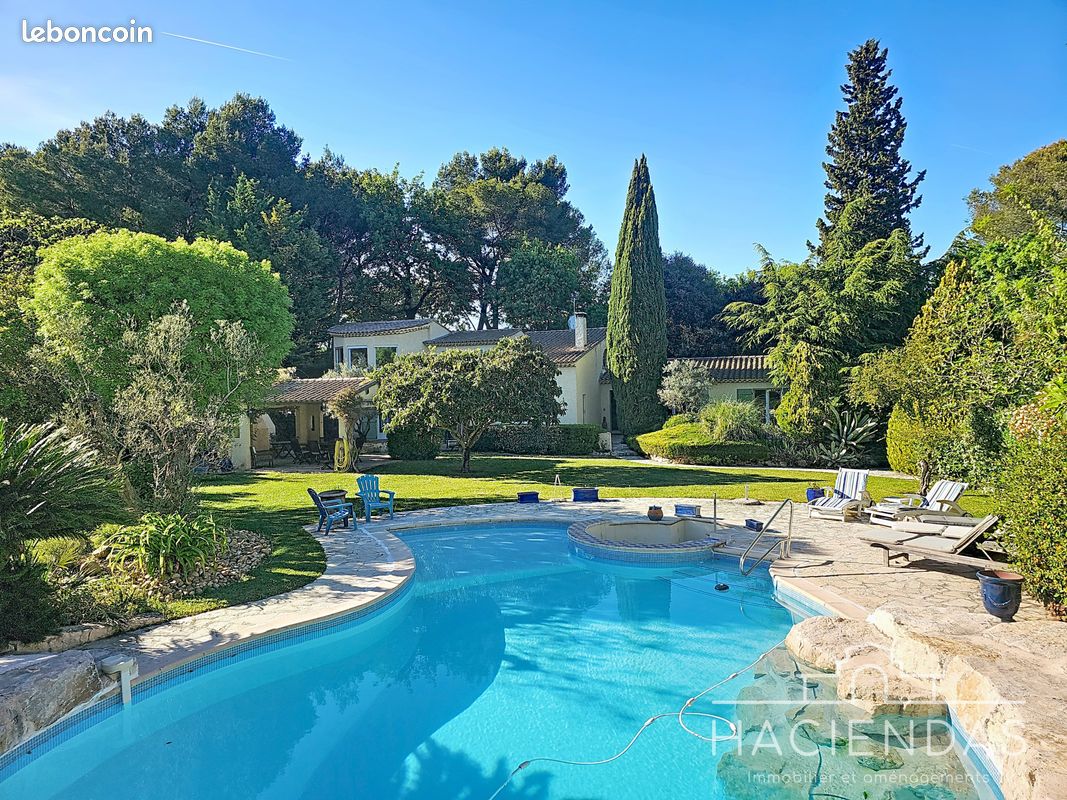 Maison 7 pièces 296 m² · à Ventabren · 296 m² · 1 550 000 €