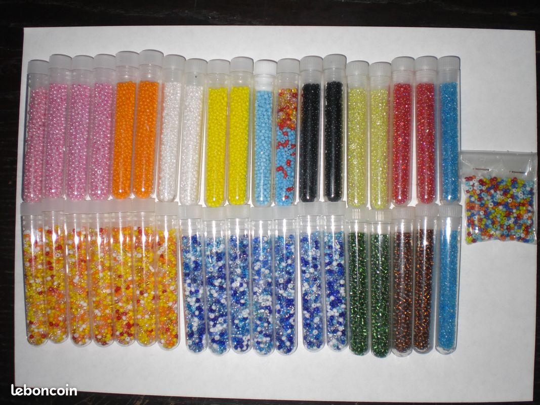 Boite a bijoux ou lot 38 tubes perles de rocaille (image 3)