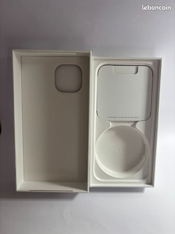 Boîte Apple vide pour iPhone 15 (image 3)