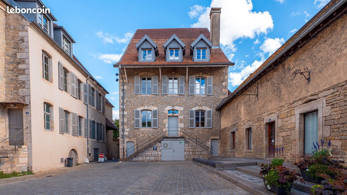 Maison 10 pièces 213 m² · à Ornans · 213 m² · 680 000 €