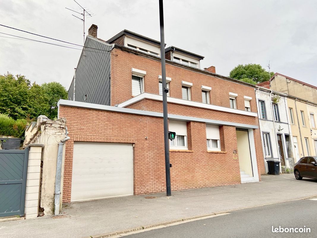 Maison 12 pièces 225 m² · à Hautmont · 225 m² · 200 000 €