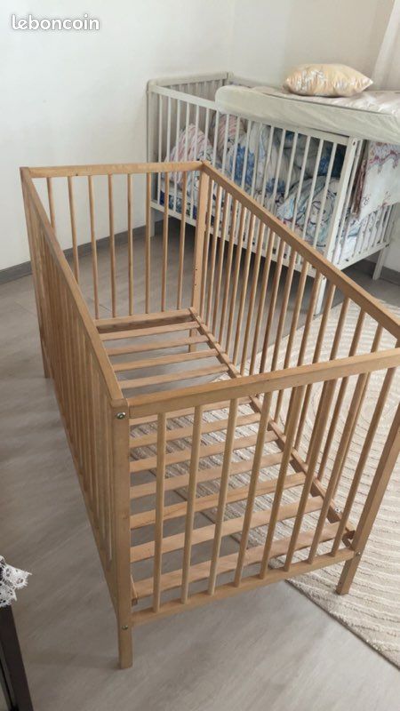 Lit de bébé (image 1)