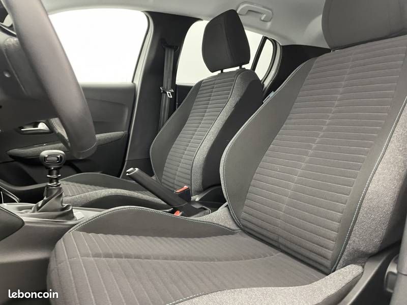 Peugeot 208 PureTech 100 S&S BVM6 Style (image 14)