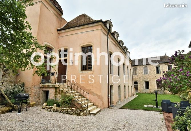 Château 8 pièces 178 m²