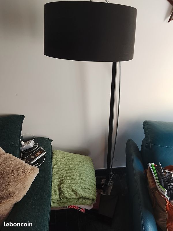 Lampe sur pied design noir (image 2)