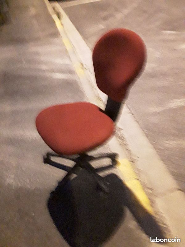 Vend Chaises bon prix (image 1)
