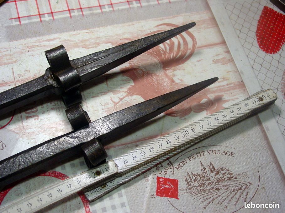Lot de 2 x Ancienne belle enclumette enclumes de faux faucheur outils en acier forgé (image 5)