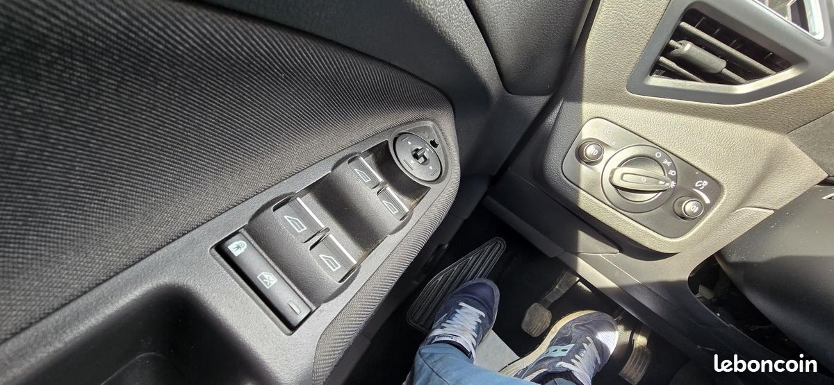 Ford C-Max TDCI 120 TITANIUM (image 16)