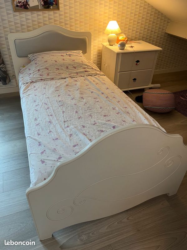 Lit pour Princesse pas plus large que 90cm et plus petite que 190cm... (image 1)