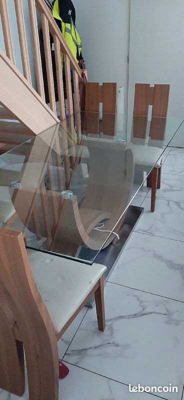 Table à manger en verre (image 3)