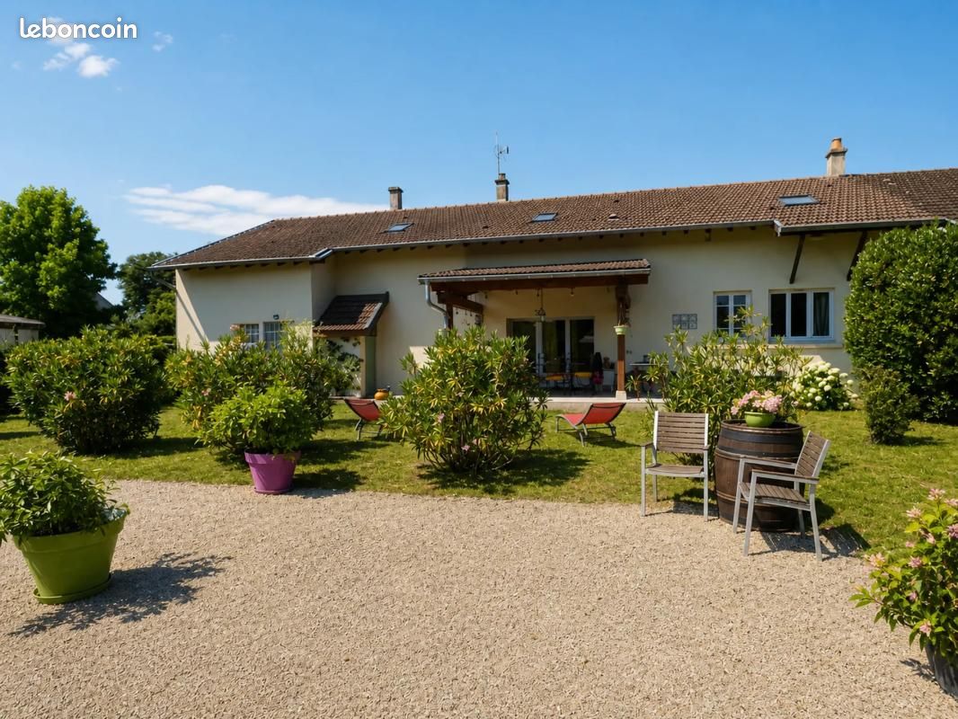 Maison 6 pièces 165 m² · à La Truchère · 165 m² · 275 000 €