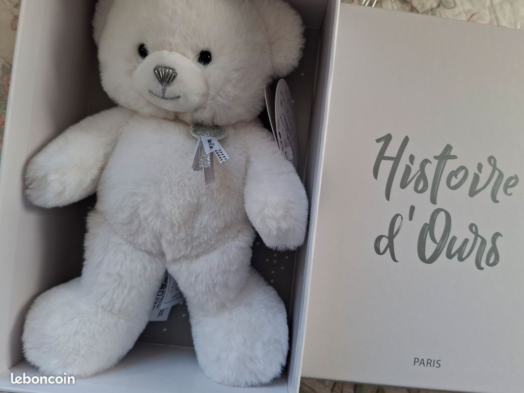 Histoire d'Ours - Peluche Ours - Blanc & Pailleté Argenté - 24 cm - Collection Charms - Peluche Toute Douce & Toute Ronde - Avec Boite Cadeau pour Enfant dès 2 ans