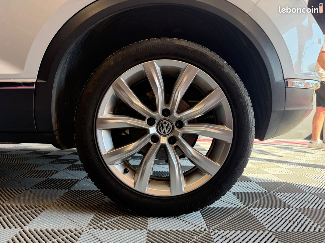 VOLKSWAGEN T-ROC 1.5 TSI 150 EVO Start/Stop DSG7 Carat Exclusive / Entretien Exclusif Volkswagen / Toit Ouvrant (image 22)