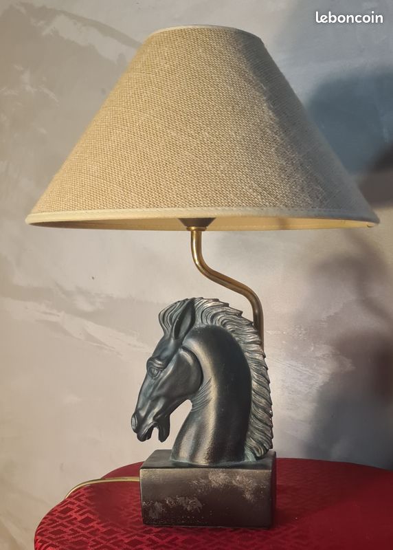 Lampe tete de cheval et abat jour en jute 44x30 tres bon etat trace d usure normal (image 1)