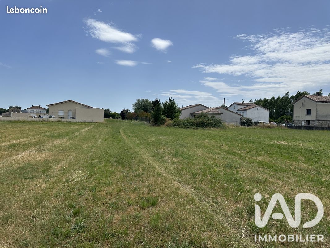 Terrain 949 m² · à Saint-Didier-sous-Aubenas · 949 m² · 65 000 €