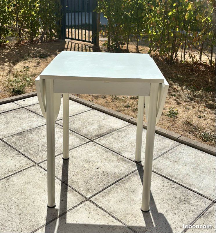 Table extensible blanche – 80 à 140 cm (image 1)