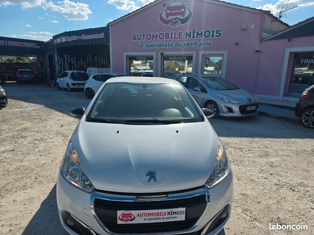 Peugeot 208 1.6 ehdi pack clim (image 1)