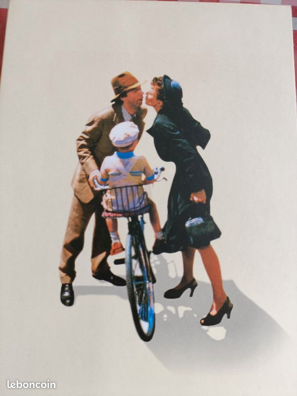 Coffret collector de 2 dvd et 1 livret "la vie est belle " (image 3)