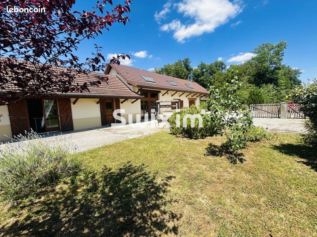 Maison 8 pièces 210 m² · à Bletterans · 210 m² · 295 000 €