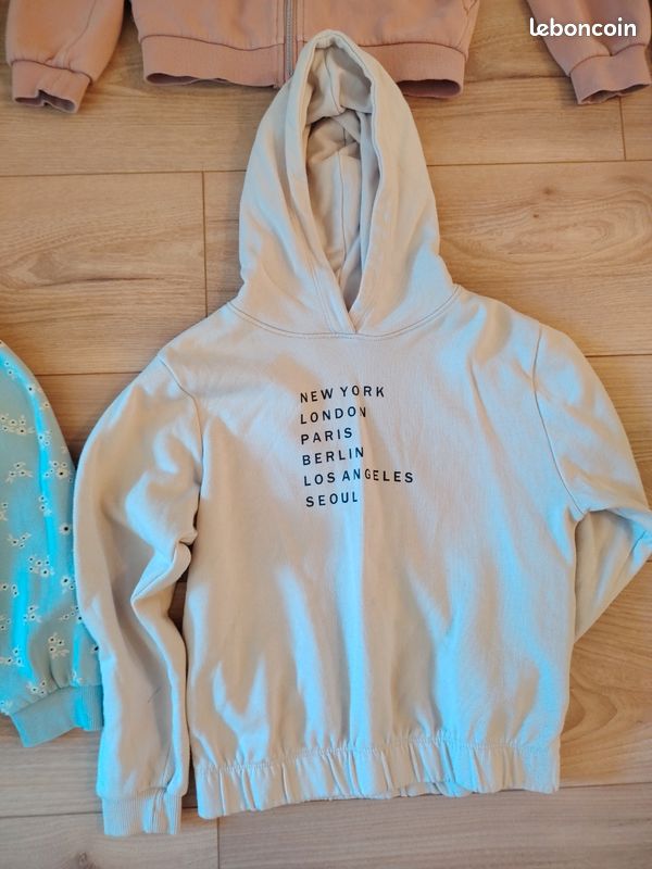4 jolies vêtements sweat / pull zippés à capuche TBE 6/8 ans enfants unisexe garçon ou fille (7) (image 2)