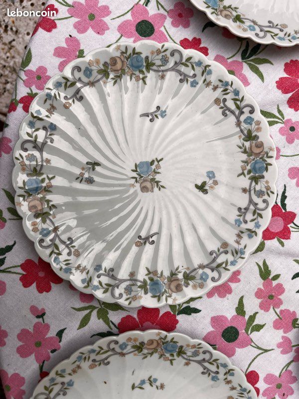 Service à café en porcelaine de Limoges Chapus Frères - Arts de la table