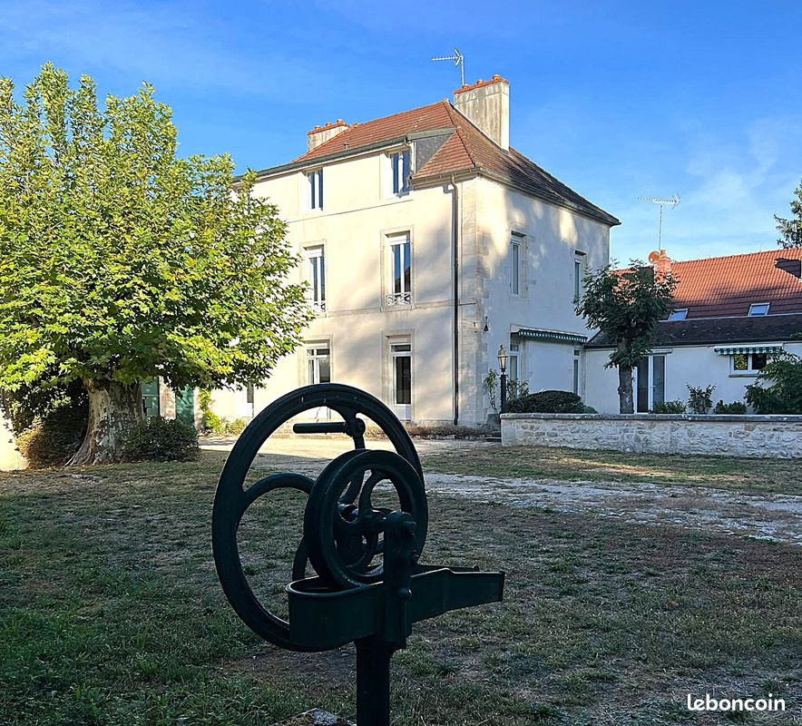 Maison 11 pièces 240 m² · à Arc-sur-Tille · 240 m² · 530 000 €