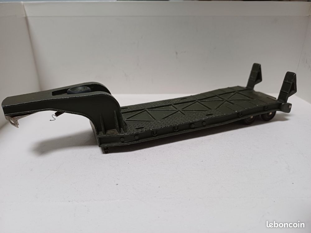 DINKY TOYS 890 - Berliet T6 remorque porte-char