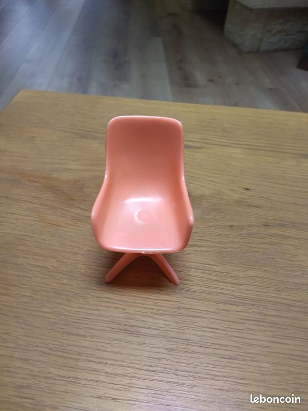 Lot de 25 accessoires et meubles pour poupées comme Barbie, Steffi etc... Années 90's (image 4)