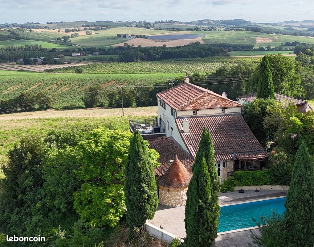 Maison 7 pièces 228 m² · à Castelmoron-sur-Lot · 228 m² · 546 000 €