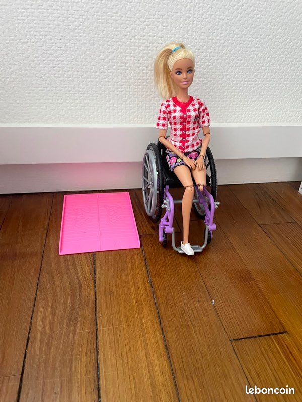 Barbie fauteuil roulant (image 1)