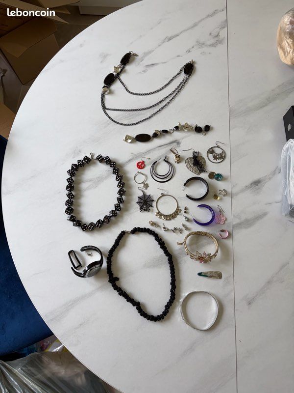 Lot De Bijoux Fantaisie Anciens - Parfait Pour La Création Ou La Collection