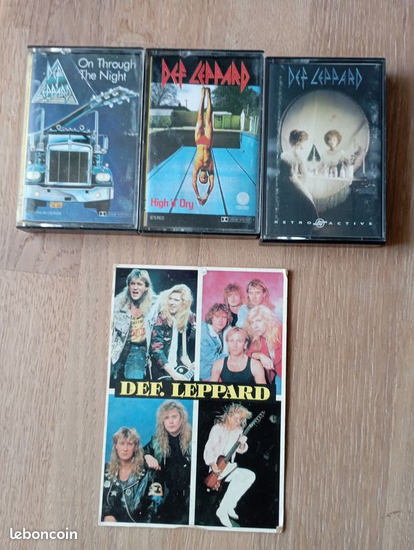 Def Leppard 2 cassettes audio + (BOITIER High'n' dry OFFERT car la cassette manque) + 1 cartes postale (image 1)