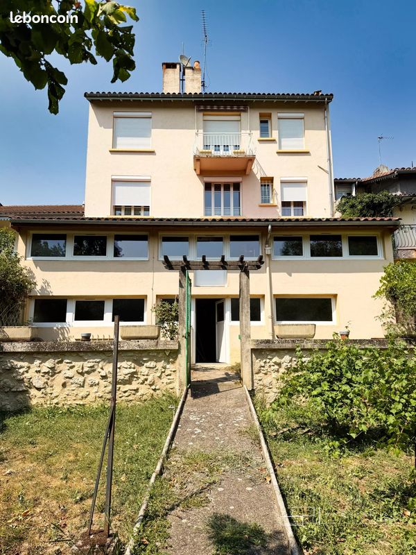 Maison 9 pièces 200 m² · à Auch · 200 m² · 223 900 €