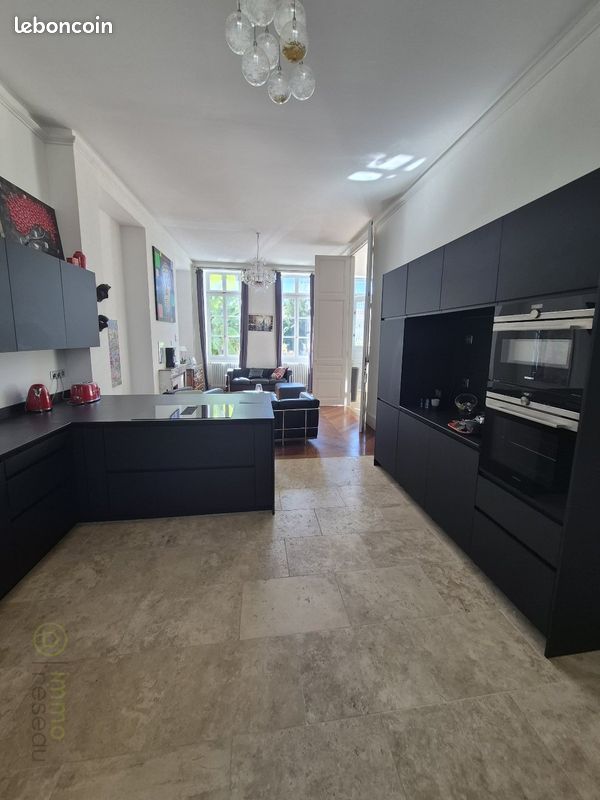 Maison 8 pièces 250 m² · à La Côte-Saint-André · 250 m² · 787 500 €