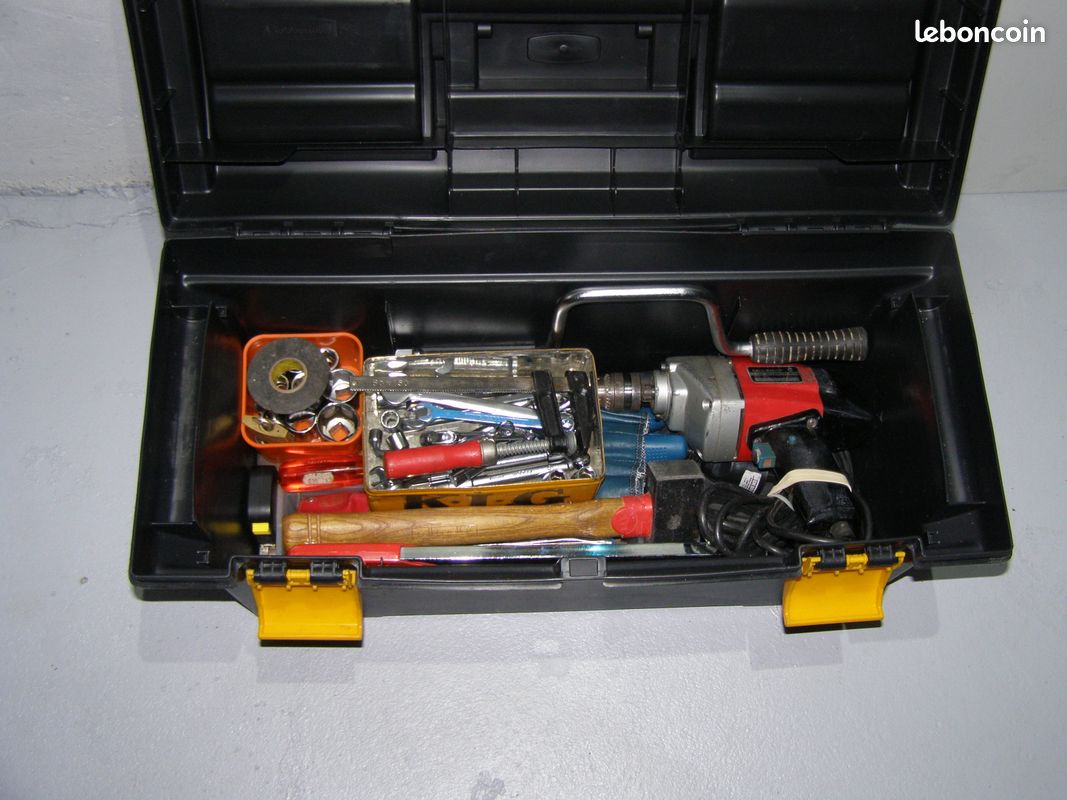 Boite à outils équipée (image 1)