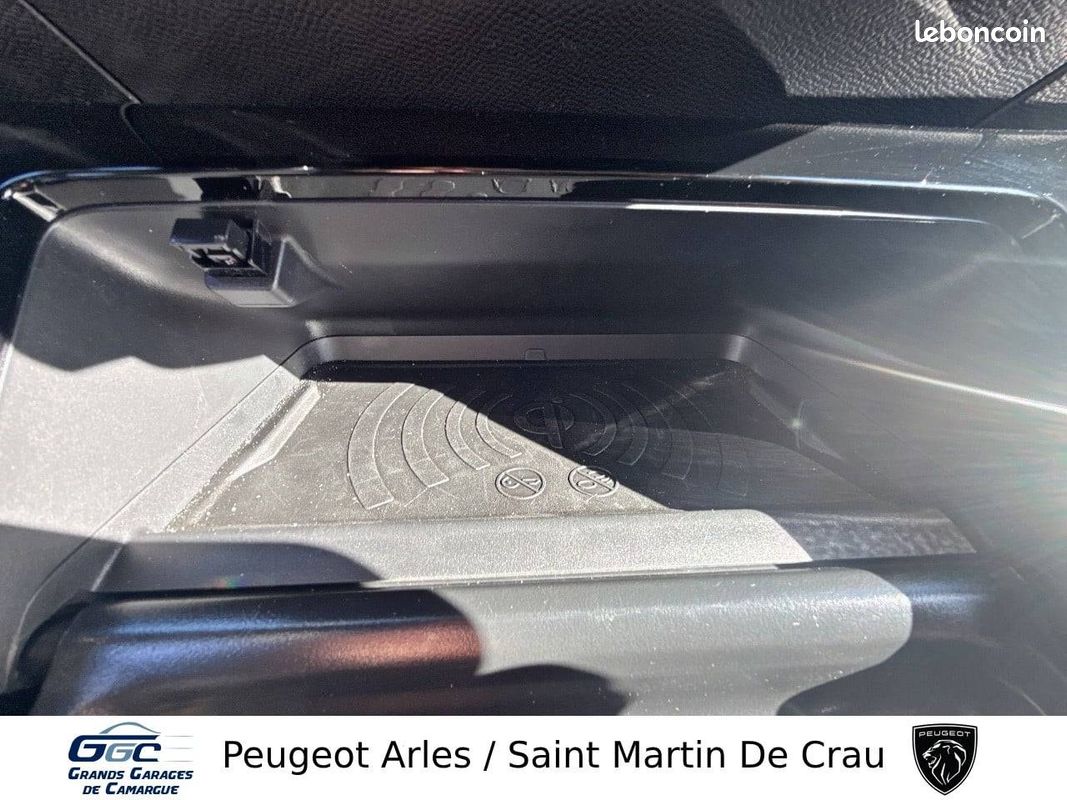 PEUGEOT 208 Hybrid 110 e-DCS6 GT (image 22)