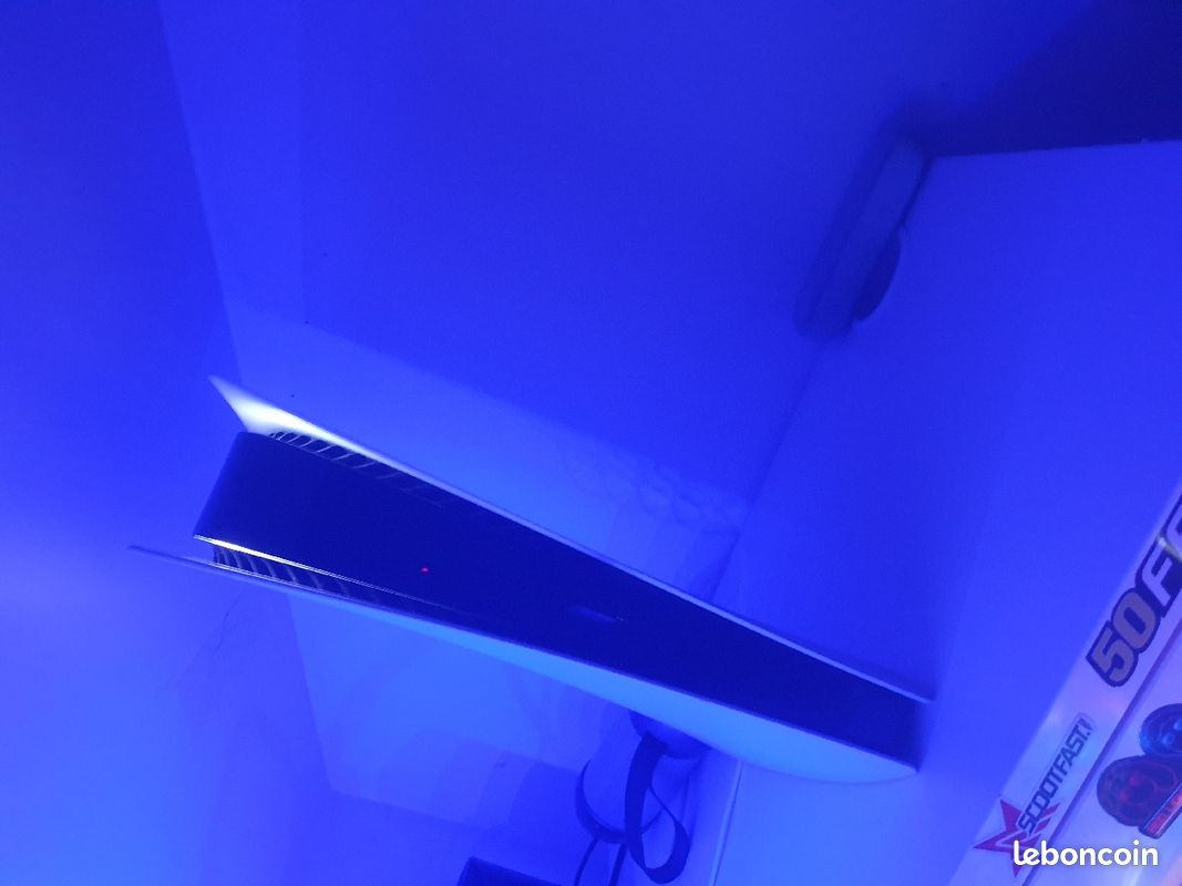 Je vends ma ps5 a négocier (image 1)